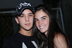  Santi y Mariana.