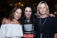  Rosa Elena Morales, Meche Morales y Anushka Meade.