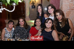  Gaby, Laura, Gloria, Mariela, Carmen, Chachis y Laura.