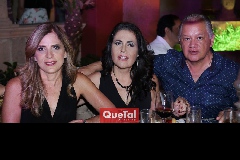 Gaby Godínez, Ana Fonte de Torres y Martín Torres.