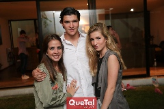  Montse Anaya, José Madrigal y Maca Anaya.