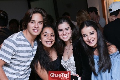   José Lozano, Paula Navarro, Cassandra Nava y Dani Navarro.