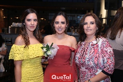  Alexa Escalante, Lucía Escalante y Teresa Rodríguez.