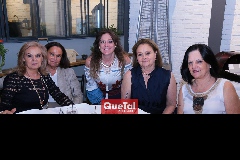  Mari Carmen Ruiz, Margarita Ruiz, Begoña Ruiz, Rosa María Ruiz y Melissa Gómez de Ruiz.