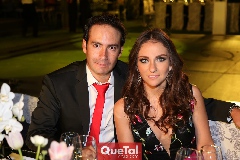 Ernesto Araiza y María Mora .
