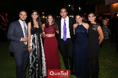 Amigos de los novios.