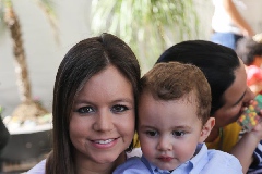  Carolina Castillo con su hijo.