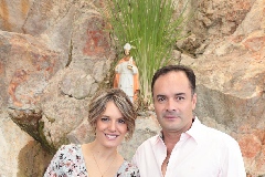 Priscila y Eduardo Ramos con Valentina.