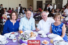 Carmen Guerra, Olegario Galarza, Gonzalo y Rossana Benavente.