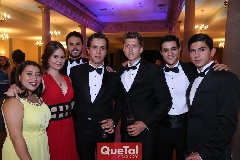  Victoria, Fer, Francisco, José, Alejandro, Pablo y Jorge.