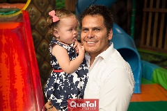 Renata y Francisco Moreno.
