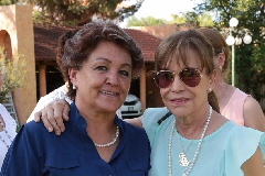  Jovita Briones y Clara Luz Portales.