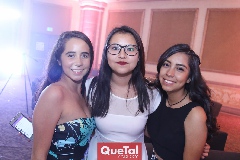  Montse, Camila y Ximena .