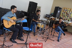 Música en vivo.