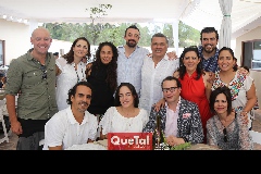  Ariel con sus amigos.