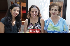  Marcela Zepeda, Cristina Burgos y María Isabel Humara.