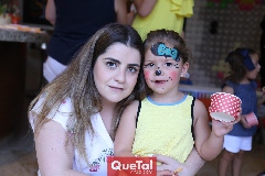  Daniela Muriel con su sobrina.