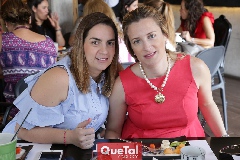 Maripepa Muriel y Cristina Ocejo.