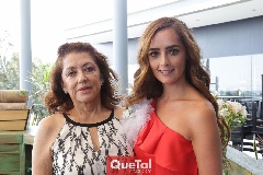 Irene Rangel de Sarquis con su futura nuera Diana.