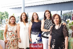 Martha Acevedo, Cecilia, Paty y Laura Rangel con Rosa Luz Marroquín.