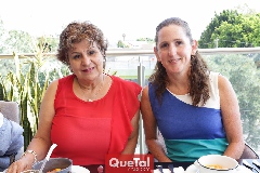 Diana Acosta y Guadalupe López.