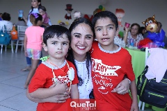  Lorena Burgaña con Gerardo y Eduardo.