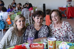  Sandra Valle, Ruth de Valle y Pilar Portilla.