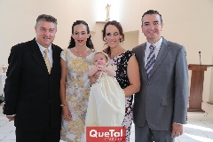  Carlos de Alba, Marcela Reynoso, Sonia Reynoso y Roberto Pedroza con Romina.