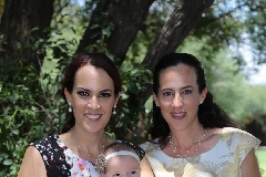  Sonia y Marcela Reynoso con Romina.