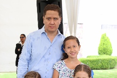 Alberto Mariscal con Juliana, Romina y Renata.