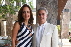  Christina Chevaile y Miguel Ángel Bazúa.