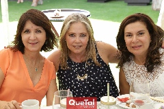  Lucía Medellín, Lupita Penilla y Olga Contreras.