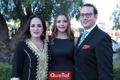  Nancy Puente de Nava, Ren y Xavier Nava.