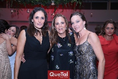  Claudia Artolózaga, Paty Fernández y Ana de Zermeño.