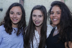  Fernanda, María Julia y Ana.