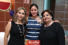  Edith Villaseñor, Saide Chevaile y Salma Chevaile.