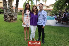 Montse Del Valle, Carmen Bravo y Jorge Del Valle.