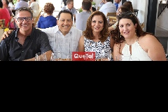 Alejandro César, Javier Burgos, July Humara y Marié Díaz Infante.