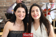 María Esther Velázquez y Andrea Leyva.