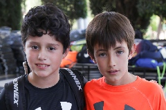  Alejandro y Juan Carlos.