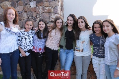  Ale, Pau, Isa, Lorena, Lorenza, Marina, Mare y Sofía.