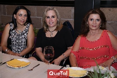  Ana María de Torres, July de Zermeño e Irasema Medellín de Abud.