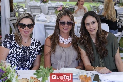  Carla Saucedo, Bety Villegas y Mónica Abud.