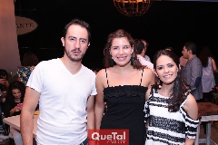 Poncho Tolentino, Thais Alcalá y Daniela Castro.