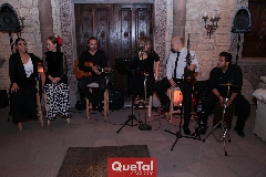 Bailaoras y músicos de flamenco.