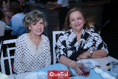 Lourdes Barragán y Nena Acebo.