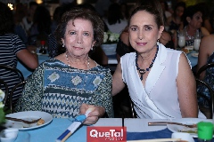 María Dolores Solís y Lucía Lozano.