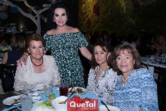 Luz María Espinoza, Yoya Galarza, Guadalupe y Élida Romo.