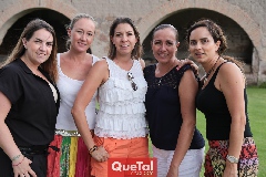  Maripepa Muriel, Maru Muñiz, Ceci Limón, Karina Ramos y Paty Estrada.