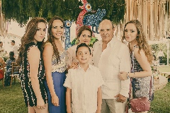  Germán con su familia.